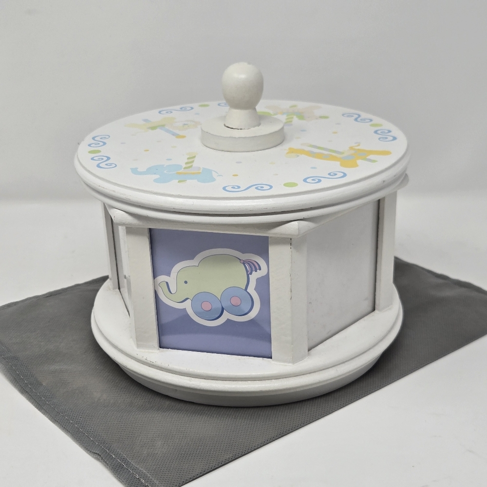 White Wooden Keepsake Memory Photo Box For Baby Rotating 6 Slots For 2.5×3.5